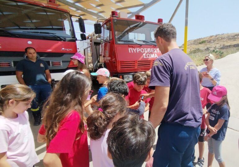 Εκπαιδευτική επίσκεψη στην Πυροσβεστική Υπηρεσία της Σύρου